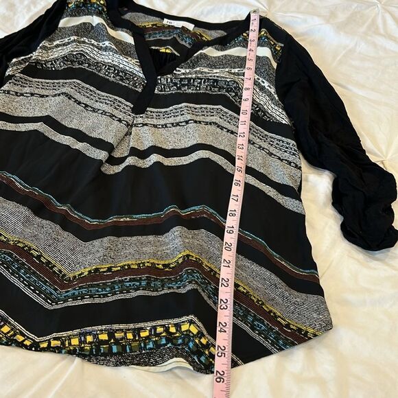 DR2 Women's Black and Gray V-Neck Roll Tab Long Sleeves Tunic Top Size Medium - Picture 3 of 8